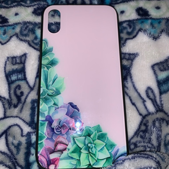 iPhone XR case - Picture 1 of 1